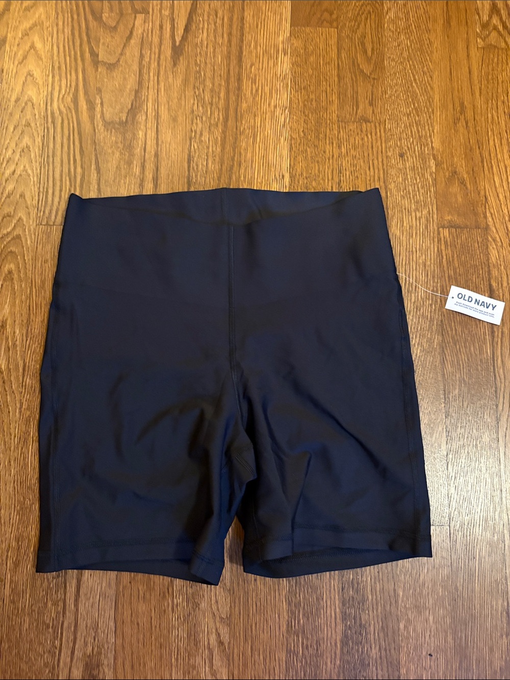 Old Navy Black Women’s Mid-Rise Bike Shorts NWT